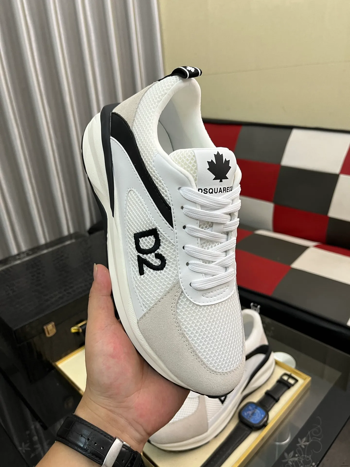 Men's shoes 💰480⌚️⌚️DG's latest popular casual shoes 🔥🔥, the tongue has the brand's iconic details, and the combination of silk cowhide and cow suede enhances the style. Fashionable and versatile, it can complement any look. Create an exquisite design with unique dynamic vitality and modern atmosphere, showing modern elegance. Size: 36-464️⃣colors available